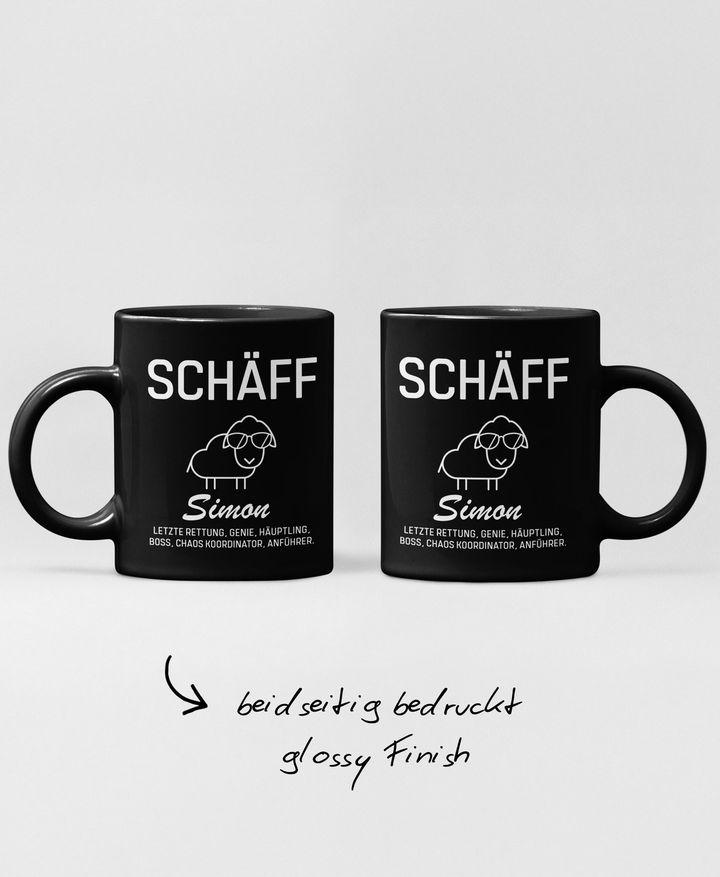 Schwarze Keramiktasse mit personalisierbarem SCHÄFF Motiv: mit Hinweis ‚beidseitig bedruckt, Glossy Finish’.