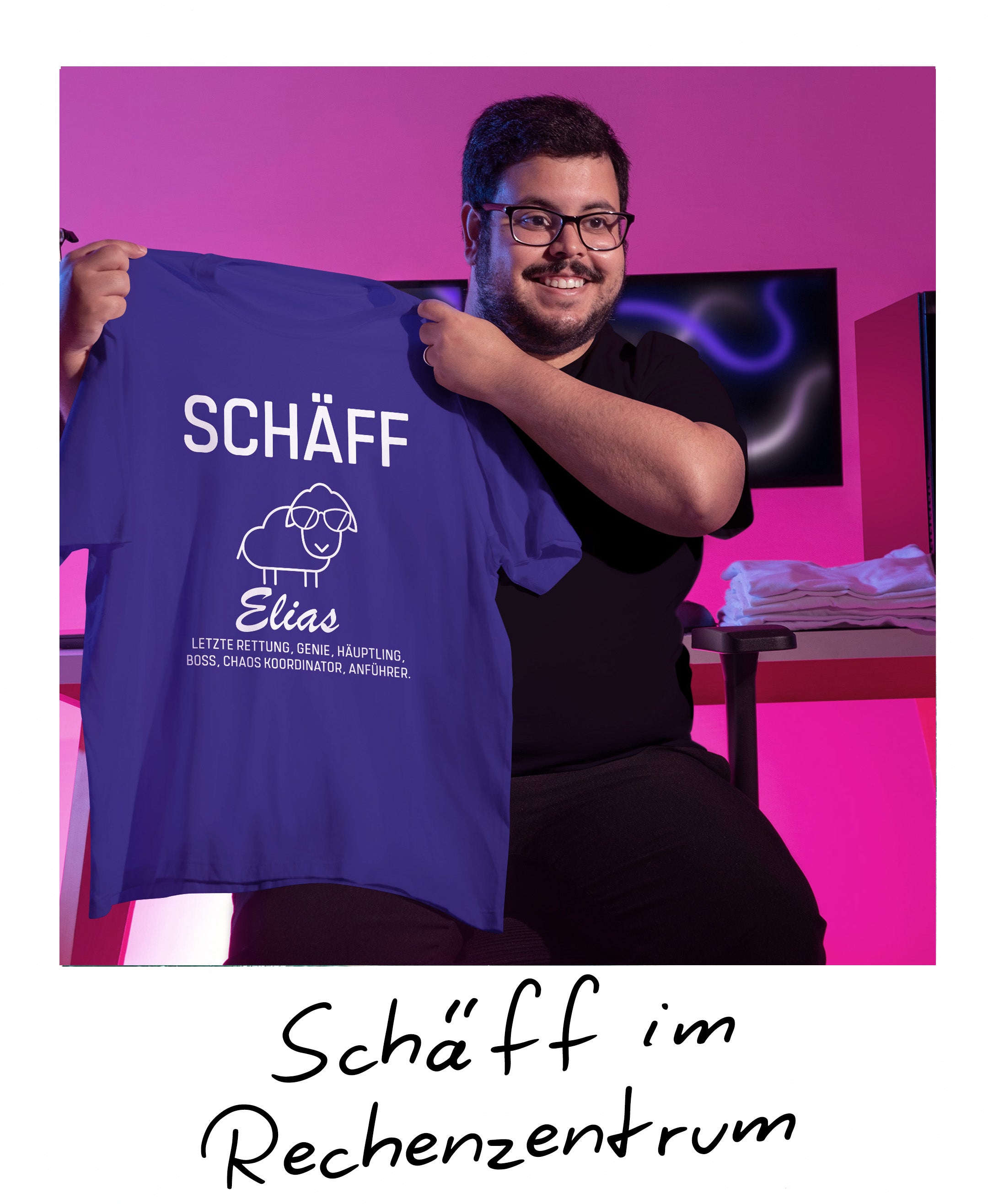 Chef in Computerabteilung mit personalisiertem Schäff-Shirt, lustige Geschenkidee.