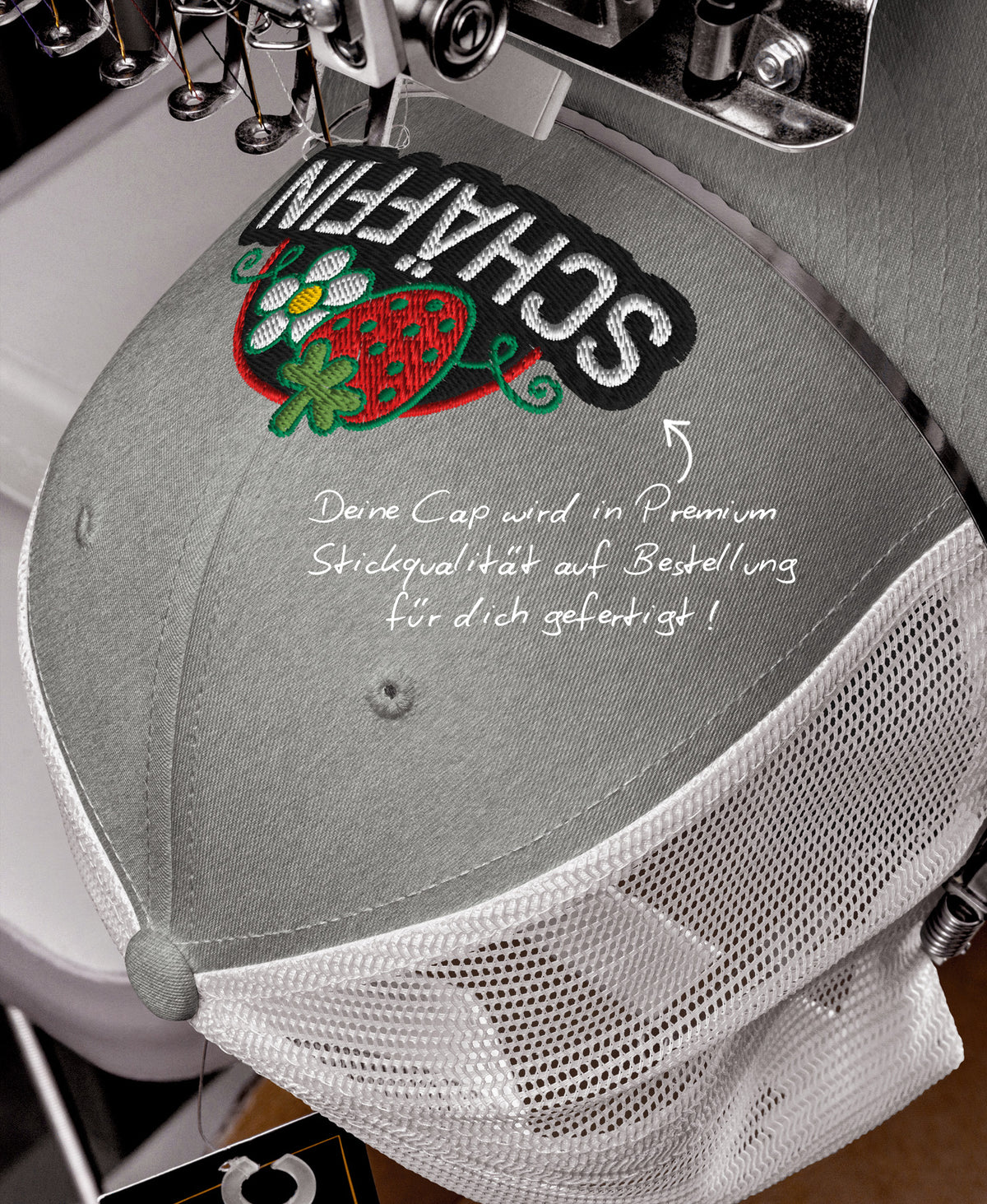 Schäffin Retro Trucker Cap Erdbeere, in Stickmaschine mit Hinweis, deine Cap wird in Premium Stickqualtiät auf Bestellung für dich gefertigt.