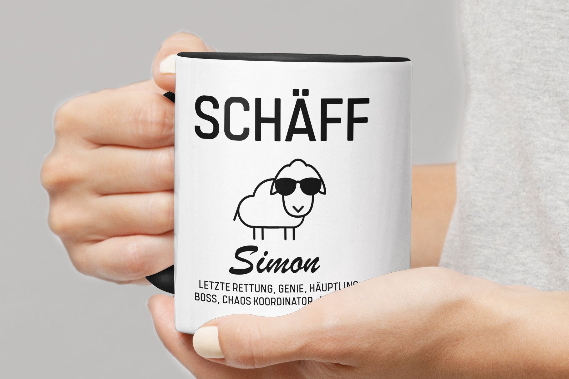 Weisse personalisierte Tasse mit Namen Simon – Individuelles Geschenk für den Chef zum Geburtstag oder Jubiläum.