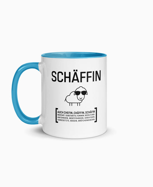 Weiße Keramiktasse mit blauer Innenseite und SCHÄFFIN Motiv – witziges Geschenk für die Chefin. 