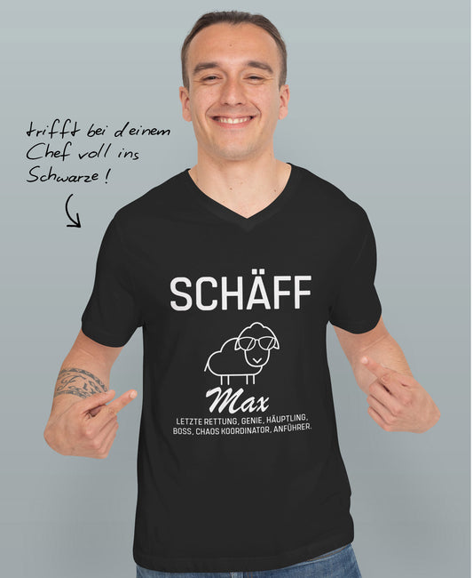 Mann im schwarzem T-Shirt mit Aufdruck Schäff Max; daneben der Hinweis ‚trifft bei deinem Chef voll ins Schwarze !’